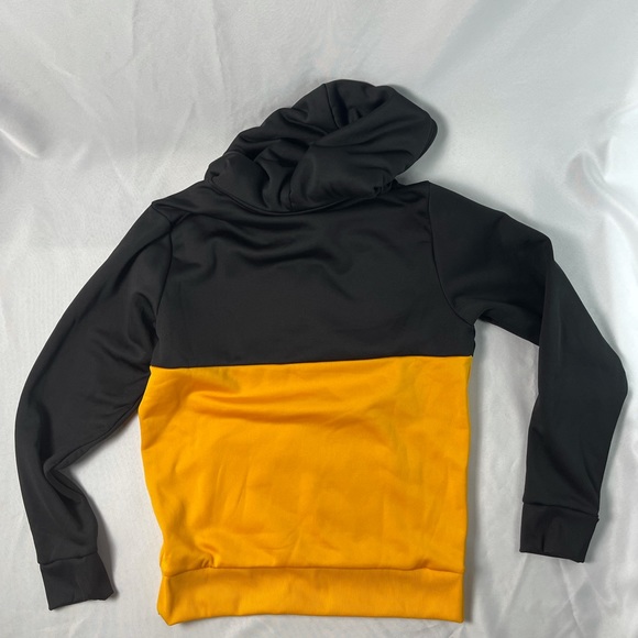 The Northface Pullover Hoodie - Picture 2 of 2